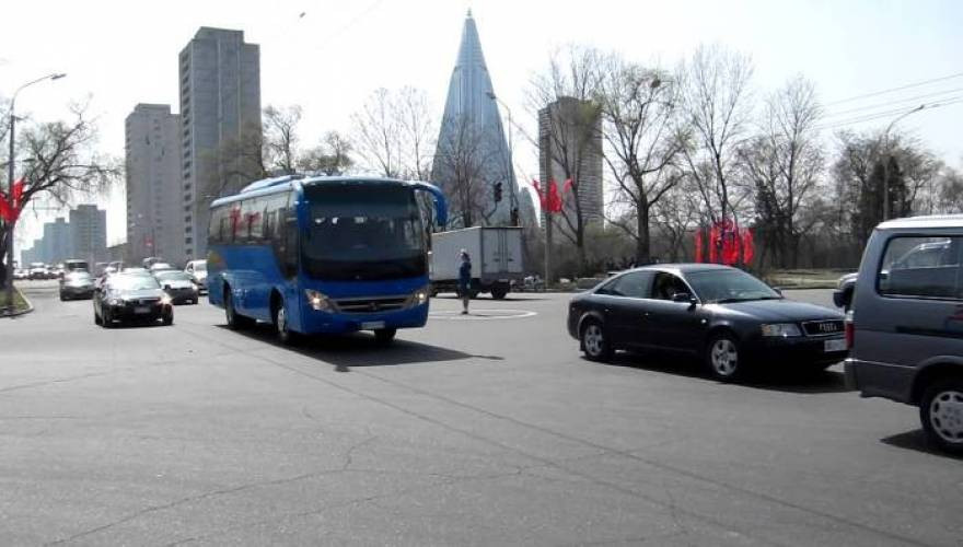 Βόρεια Κορέα: Οδηγώντας στους δρόμους της Πιονγιάνγκ (βίντεο)